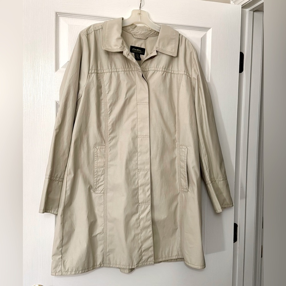 Beautiful like new Eddie Bauer beige trench coat. XL